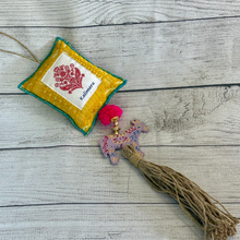 Load image into Gallery viewer, Kalimera Pillow Gouria