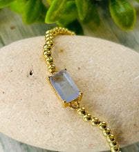 Load image into Gallery viewer, Semi Precious Stone Gold Bracelet