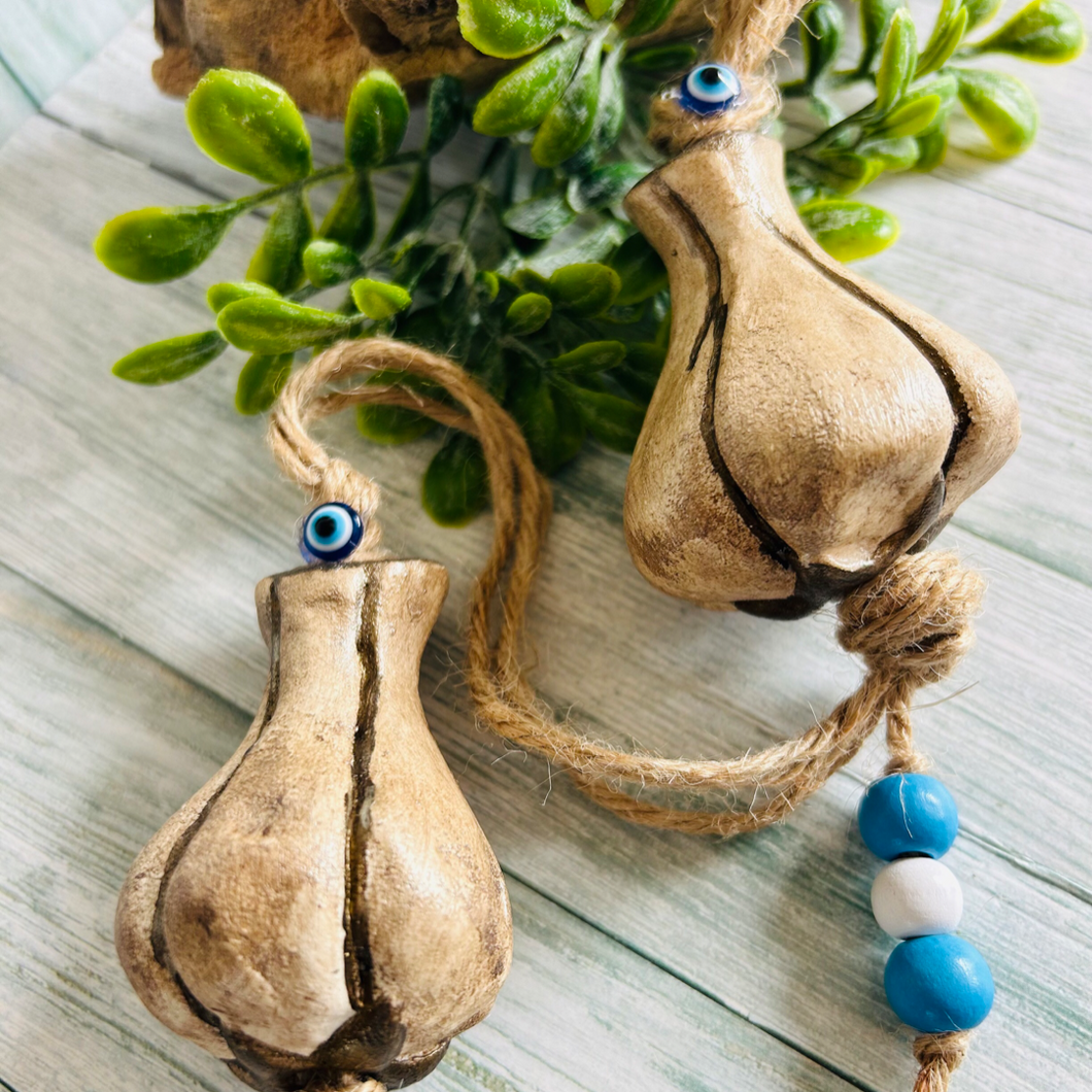 Hanging Garlic Gouria