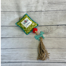 Load image into Gallery viewer, Kalimera Pillow Gouria
